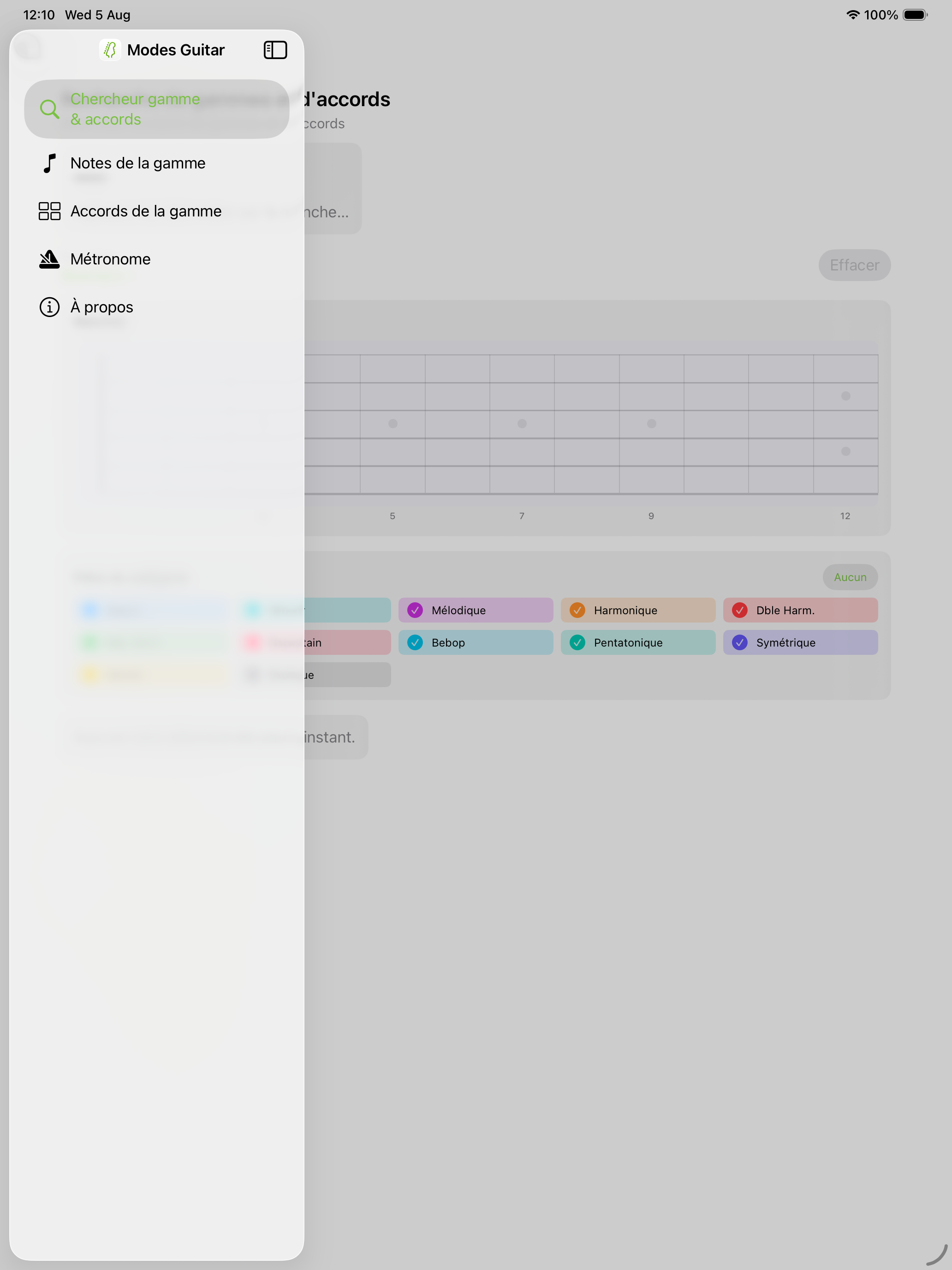 Détecteur de gammes et accords avec barre latérale sur iPad